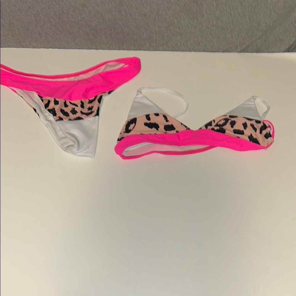 HP🎉SHEIN Pink Leopard Bikini